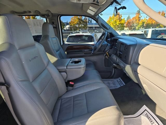 2004 Ford Super Duty F-350 SRW Lariat Pickup 4D 8 ft