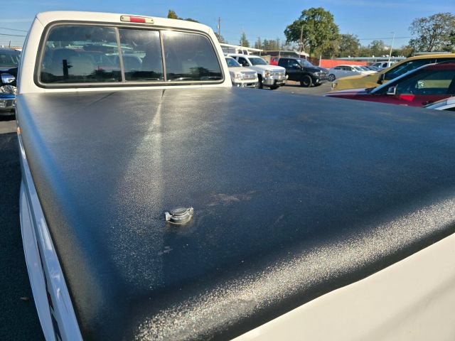 2004 Ford Super Duty F-350 SRW Lariat Pickup 4D 8 ft