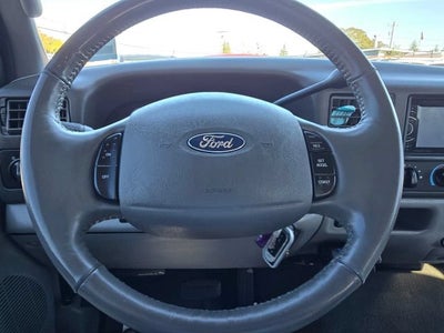 2004 Ford Super Duty F-350 SRW Lariat Pickup 4D 8 ft