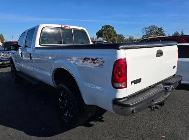 2004 Ford Super Duty F-350 SRW Lariat Pickup 4D 8 ft