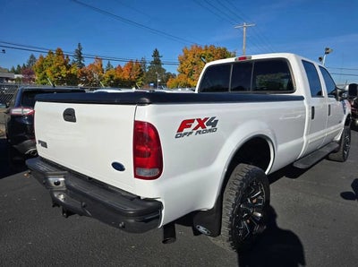 2004 Ford Super Duty F-350 SRW Lariat Pickup 4D 8 ft
