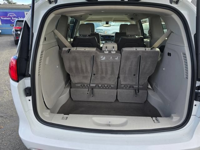 2021 Chrysler Voyager LXI