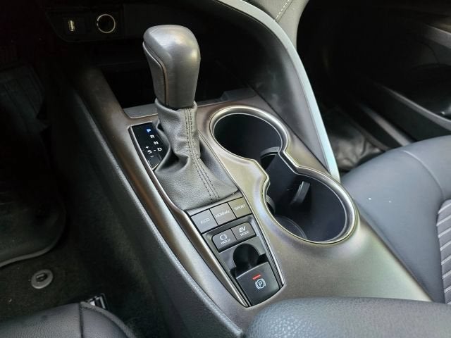 2024 Toyota Camry SE Sedan 4D