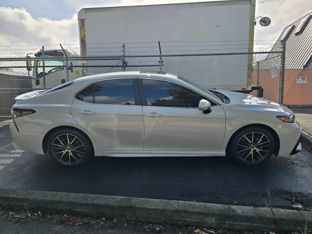 2024 Toyota Camry SE Sedan 4D