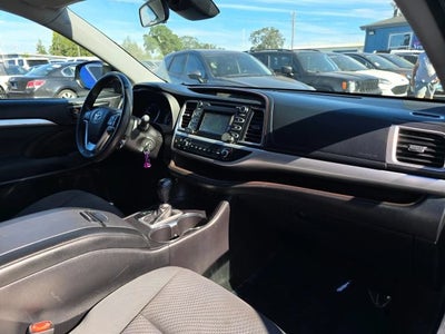 2019 Toyota Highlander LE Sport Utility 4D