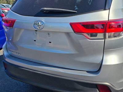 2019 Toyota Highlander LE Sport Utility 4D