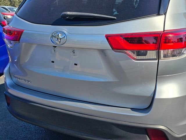 2019 Toyota Highlander LE Sport Utility 4D