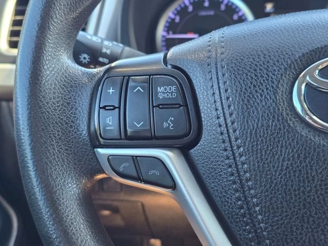 2019 Toyota Highlander LE Sport Utility 4D
