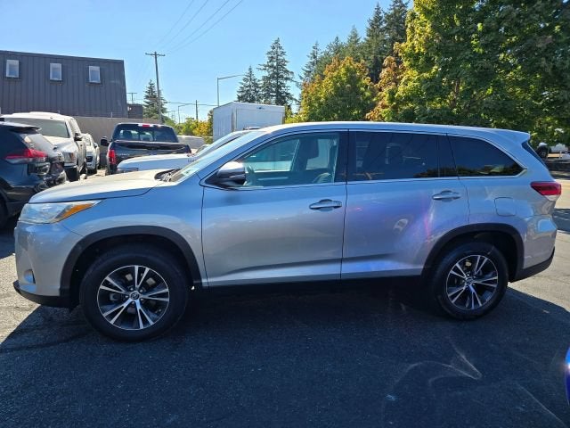 2019 Toyota Highlander LE Sport Utility 4D