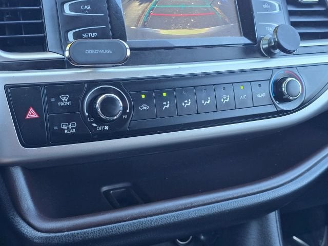 2019 Toyota Highlander LE Sport Utility 4D