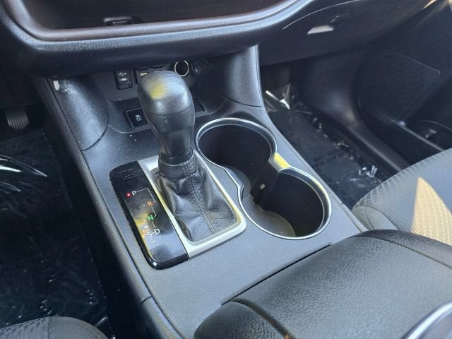 2019 Toyota Highlander LE Sport Utility 4D