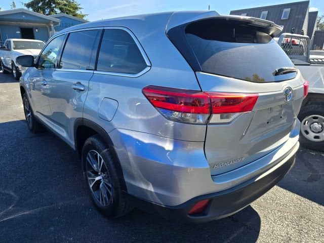 2019 Toyota Highlander LE Sport Utility 4D