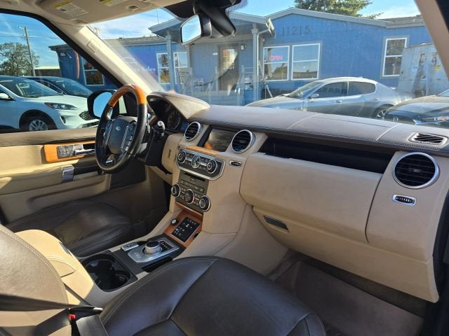 2015 Land Rover LR4 LUX