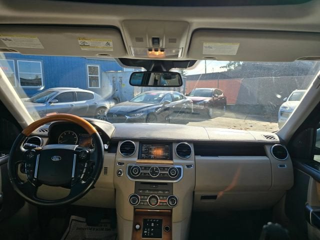 2015 Land Rover LR4 LUX