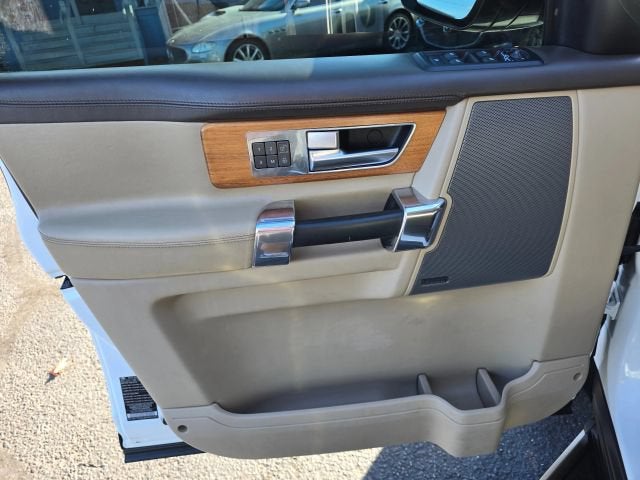 2015 Land Rover LR4 LUX