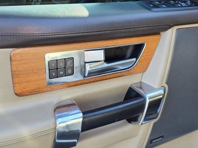 2015 Land Rover LR4 LUX