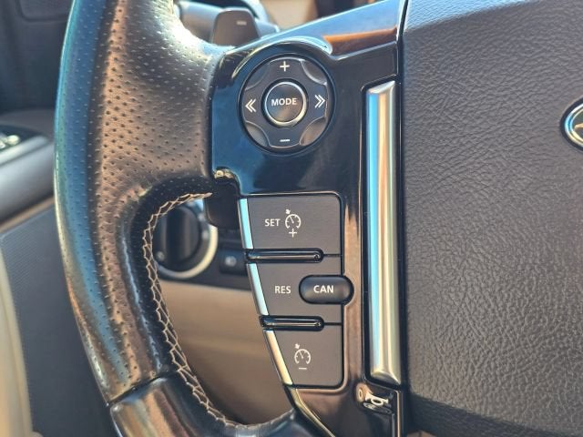 2015 Land Rover LR4 LUX