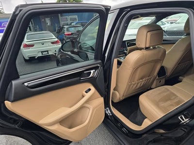 2019 Porsche Macan Sport Utility 4D