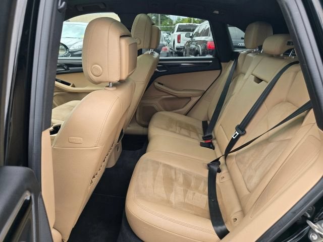 2019 Porsche Macan Sport Utility 4D