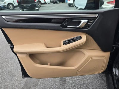 2019 Porsche Macan Sport Utility 4D