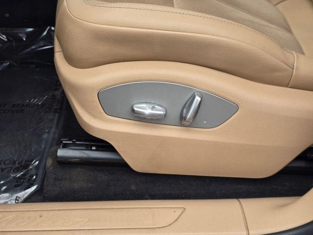 2019 Porsche Macan Sport Utility 4D