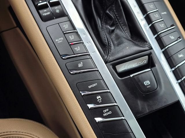 2019 Porsche Macan Sport Utility 4D